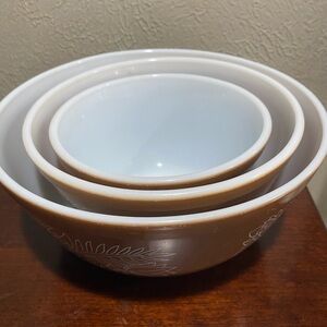 Vintage, Pyrex, 3 Piece Nesting Bowl Set from the 1970s Woodland collection